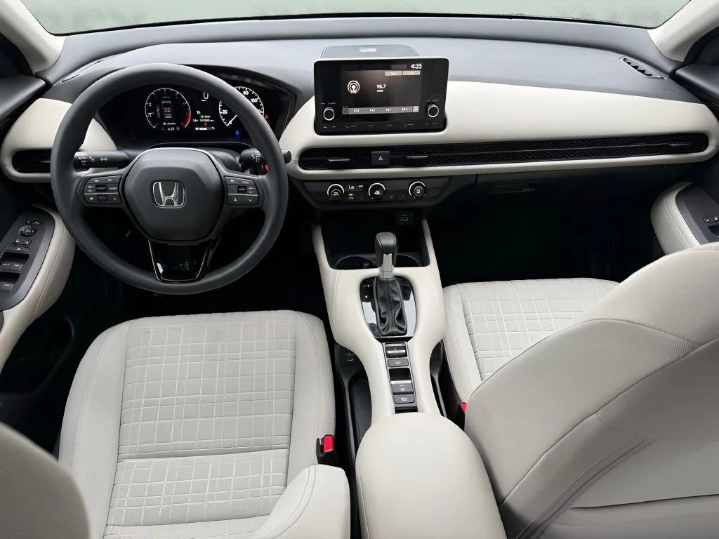 Used 2025 Silver Honda LX image 27