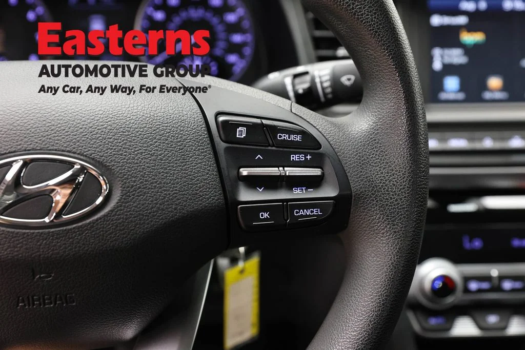 Used 2020 Black Hyundai SEL image 15