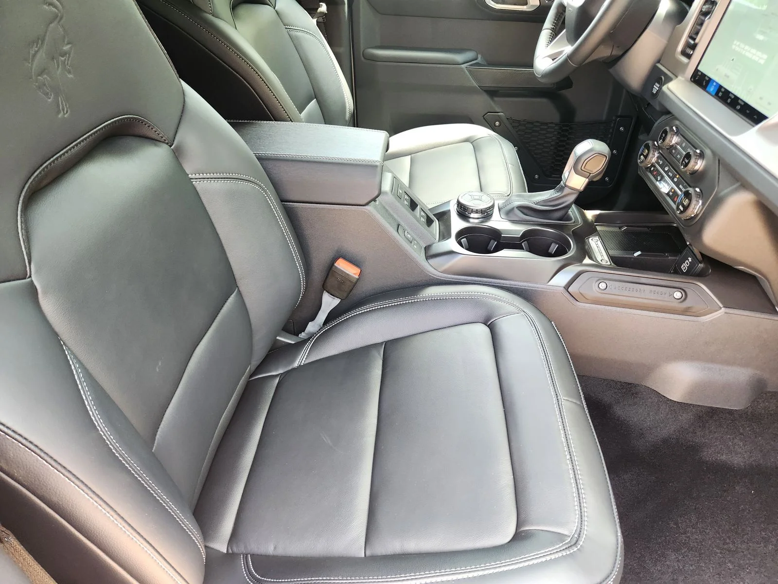 New 2026 Avalanche Gray Ford Outer Banks® image 10