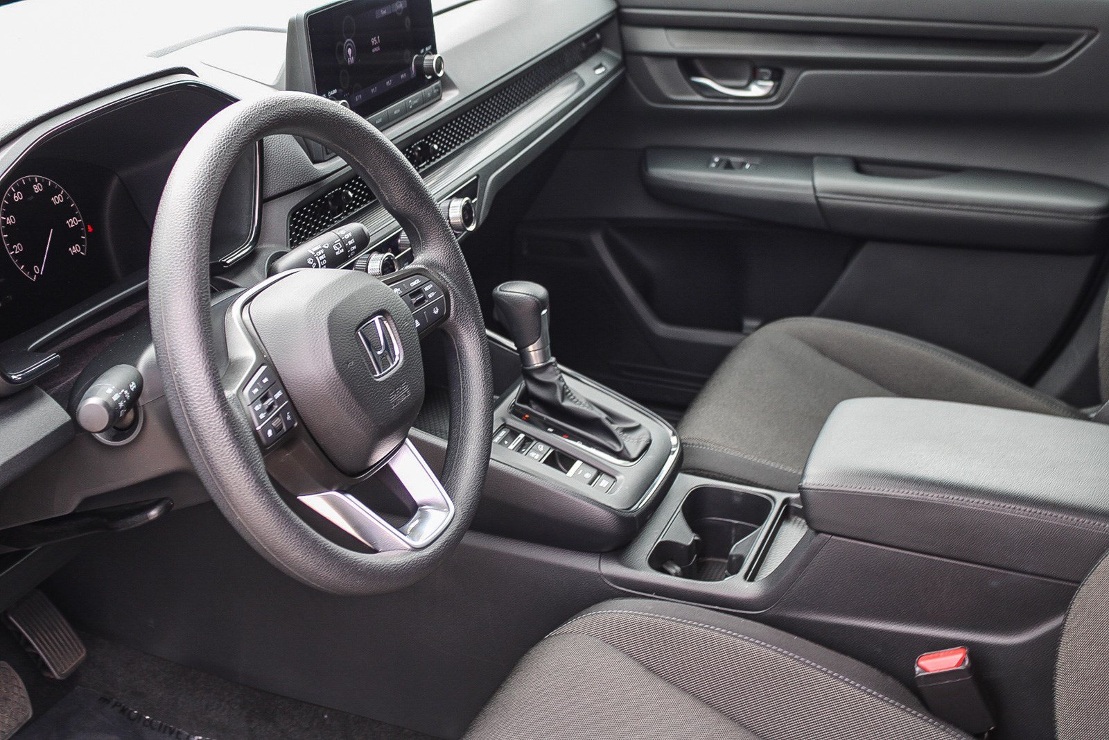 2025 Honda CR-V LX - Photo 18