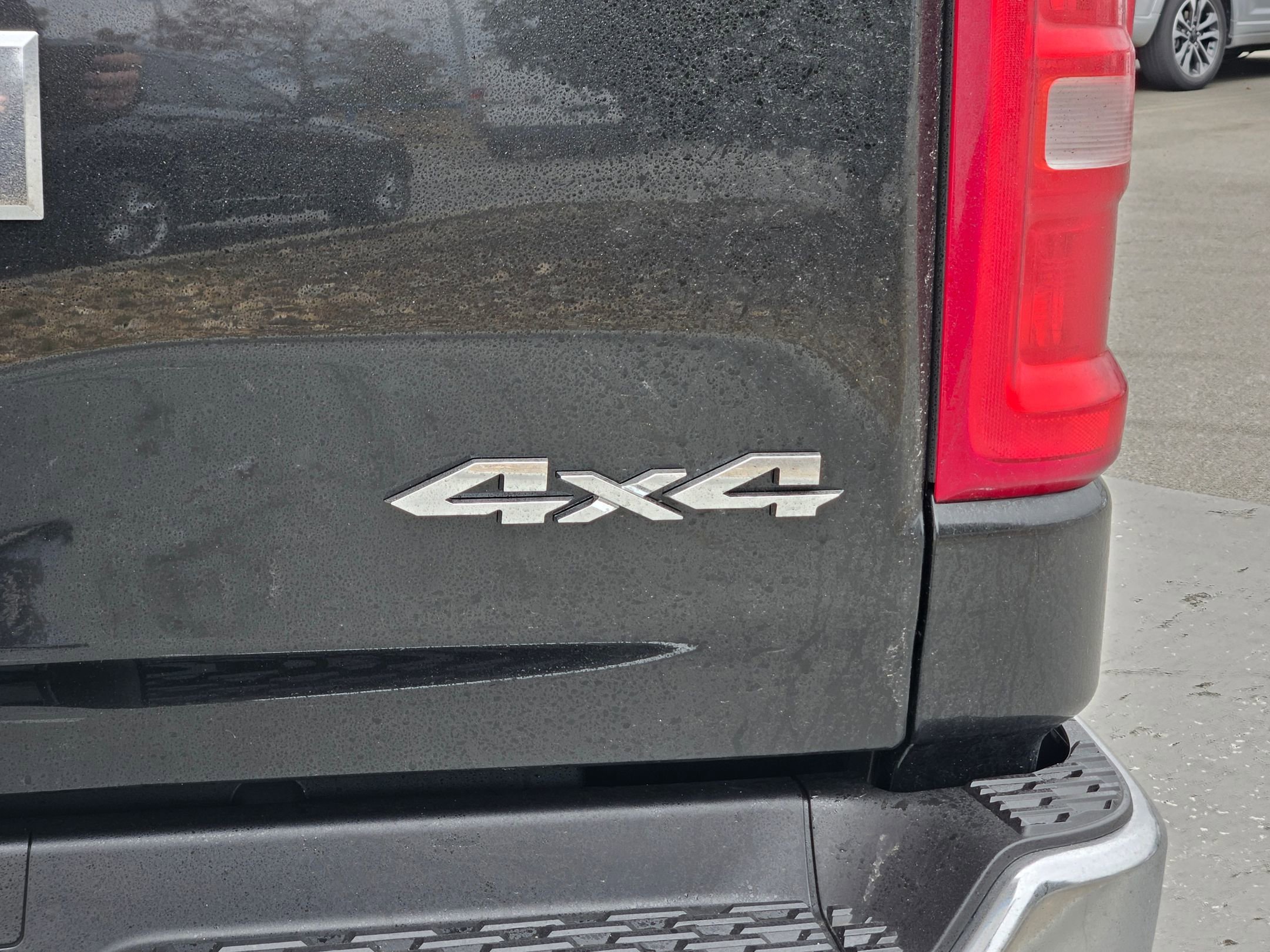 New 2026 Diamond Black Crystal Pearl-Coat Exterior Paint RAM Laramie image 26