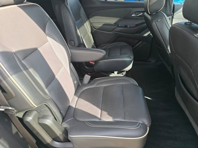 Used 2022 Silver Ice Metallic Chevrolet Premier image 34