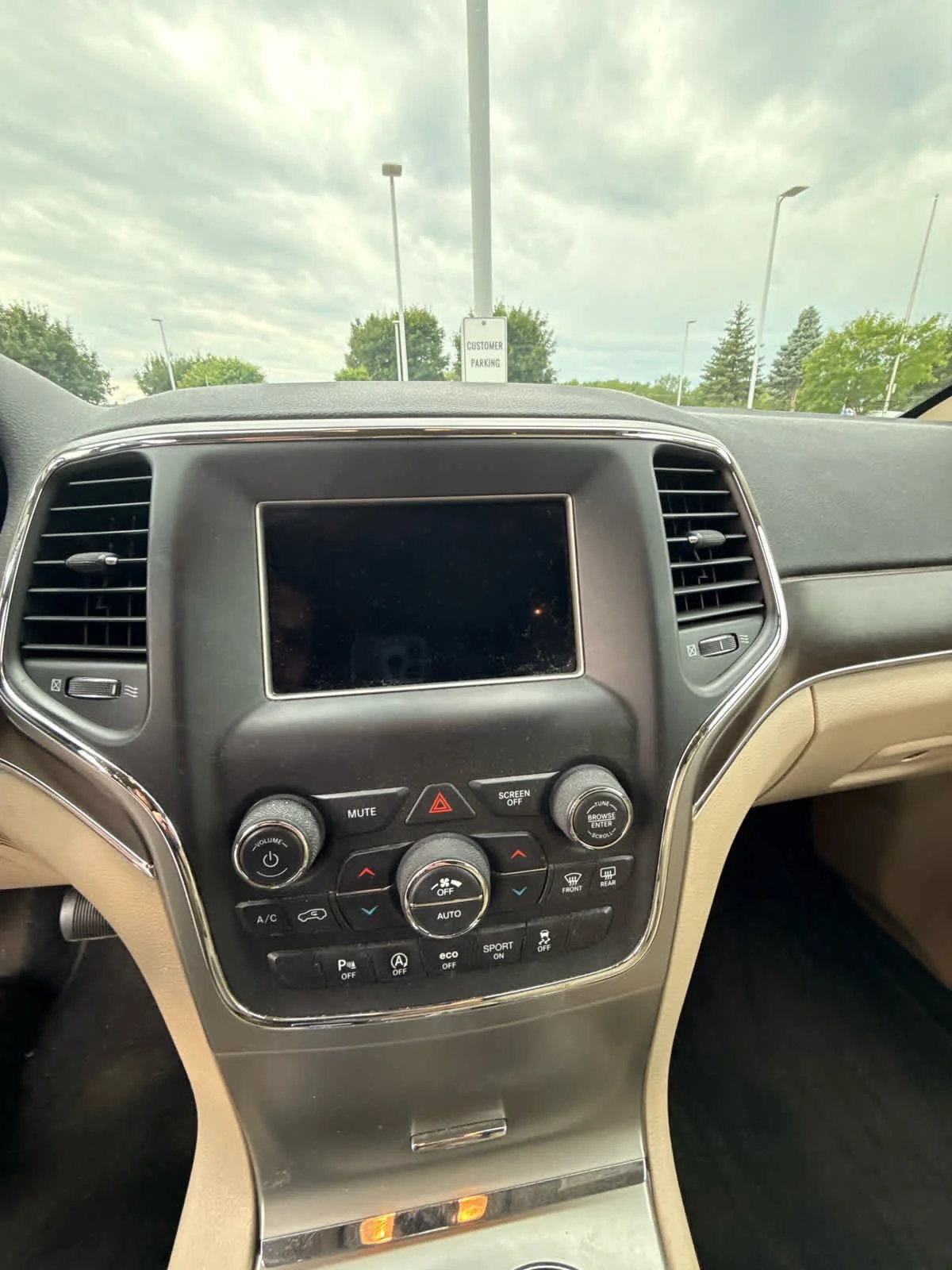 Used 2018 Velvet Red Pearlcoat Jeep Limited image 8