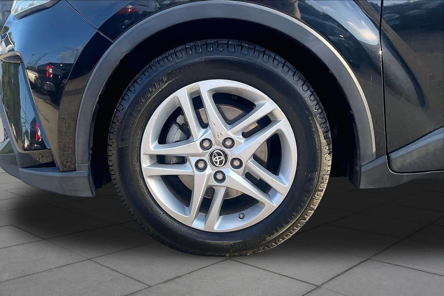 Used 2020 Black Sand Pearl Toyota LE image 11