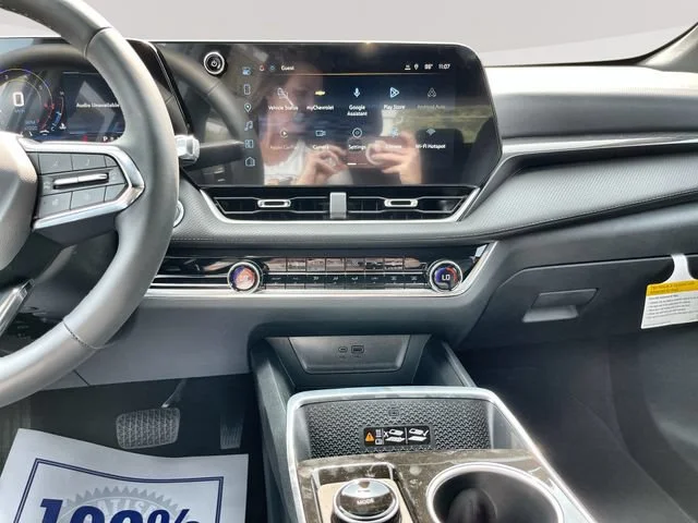 2027 Chevrolet Equinox LT - Photo 19