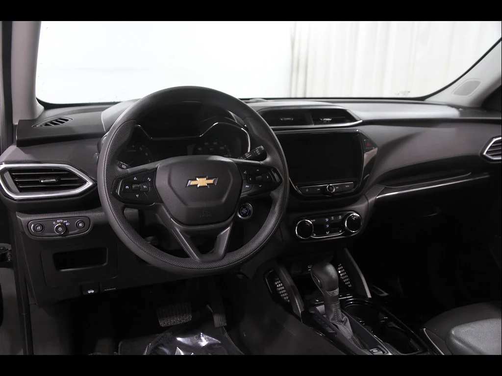 Certified Used 2023 MOSAIC BLACK METALLIC Chevrolet LT image 6