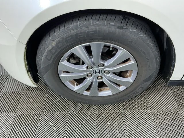 Used 2014 White Honda EX-L image 9