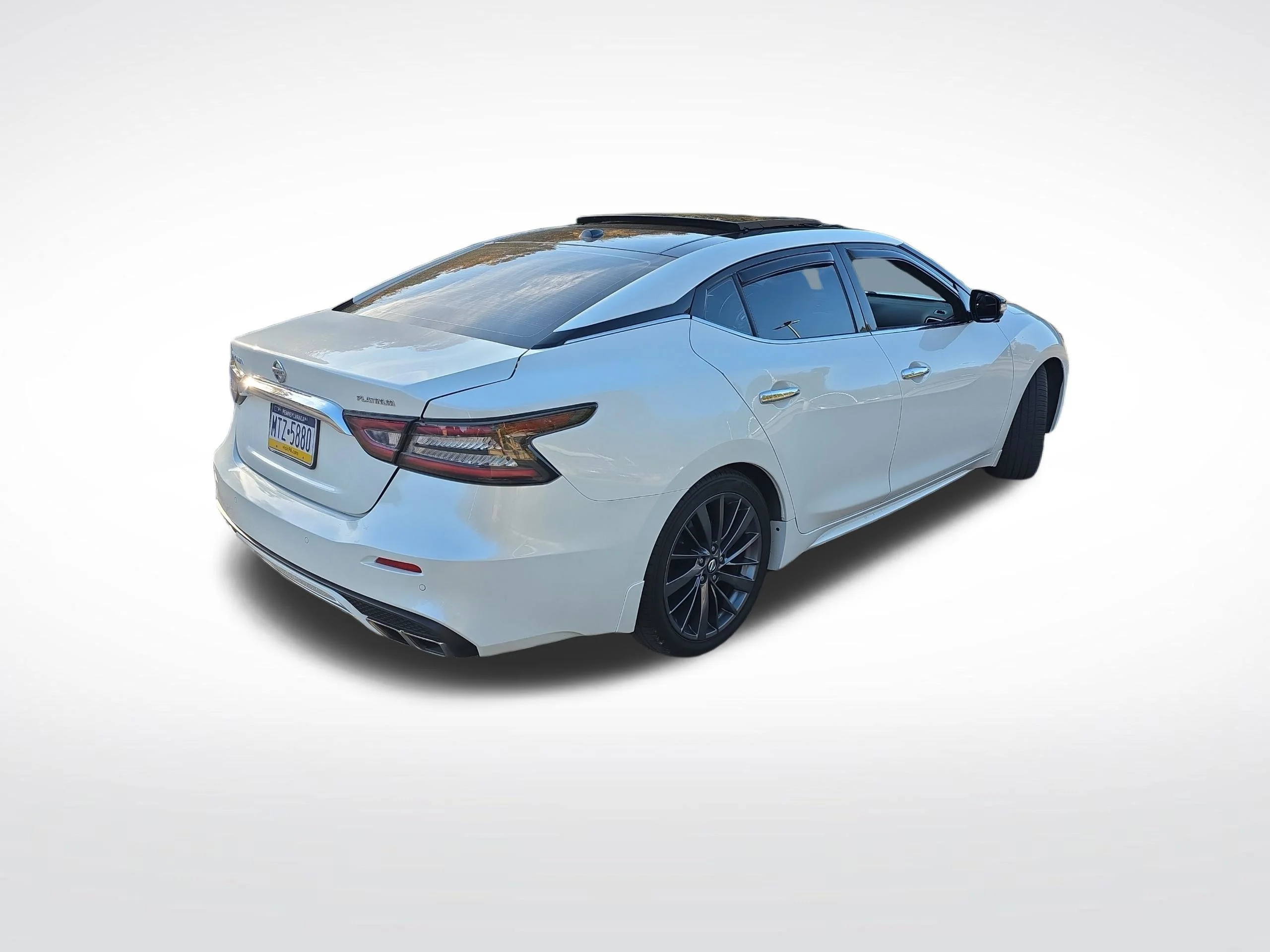 Used 2020 White Nissan Platinum image 5