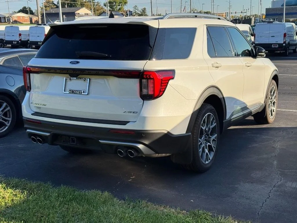 Used 2025 Star White Ford Platinum® image 3