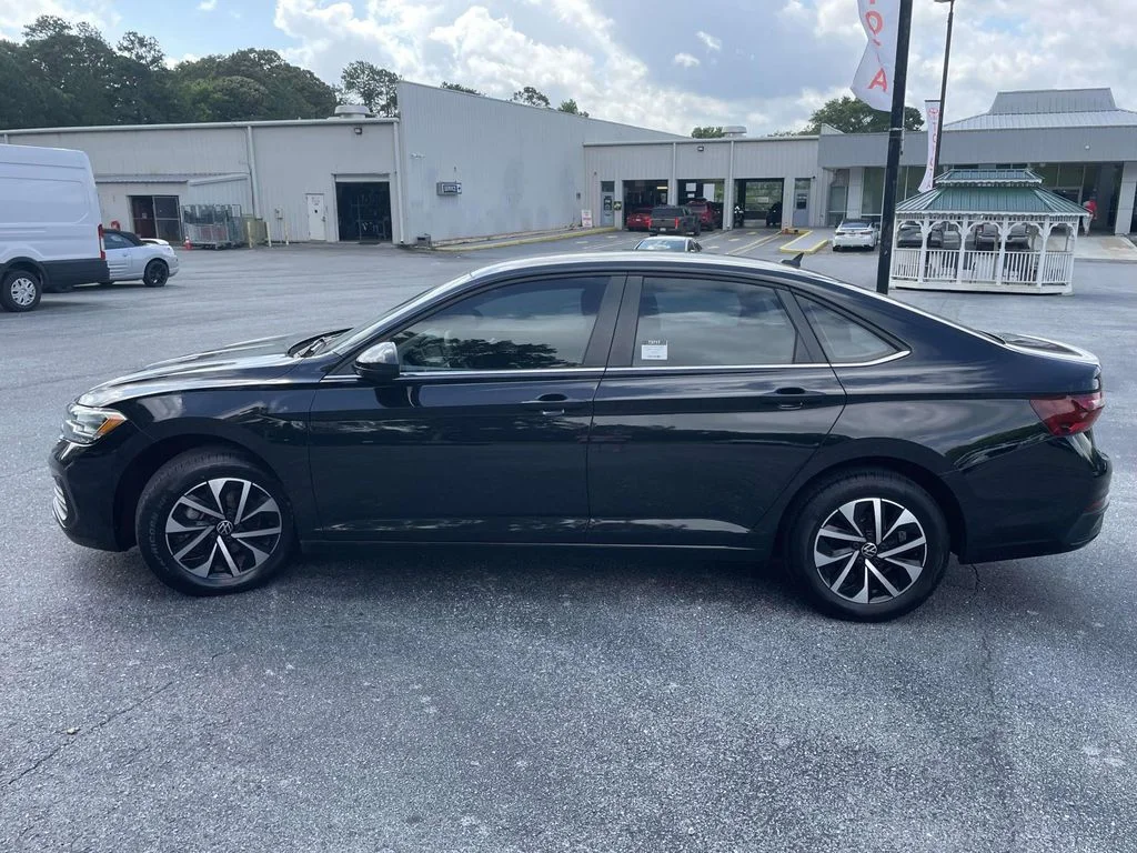 Used 2022 Deep Black Pearl Volkswagen S image 6