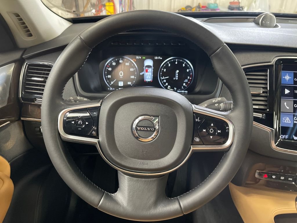 Used 2016 Blue Volvo T6 Momentum image 21