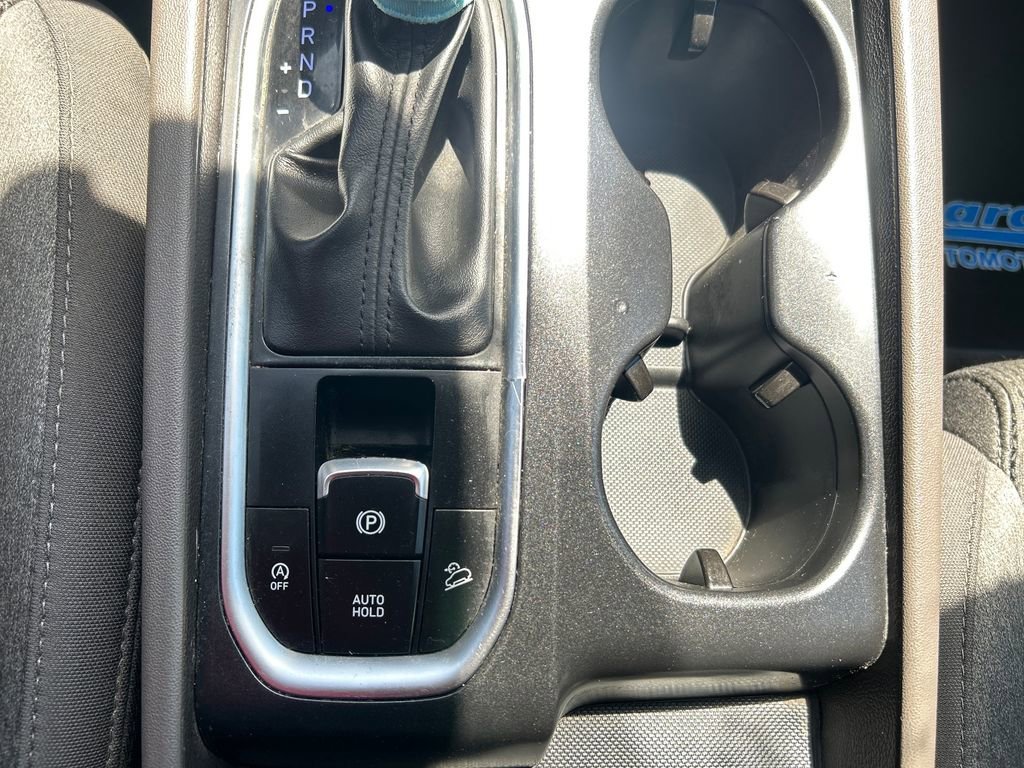 Used 2019 Orange Hyundai SE image 30
