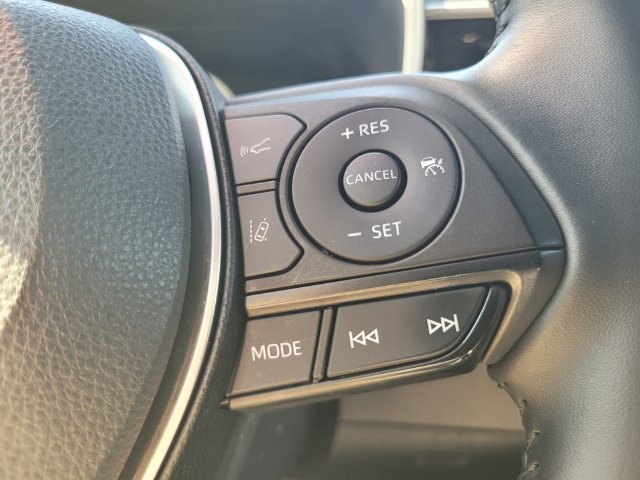 Used 2022 White Toyota SE Nightshade Edition image 27