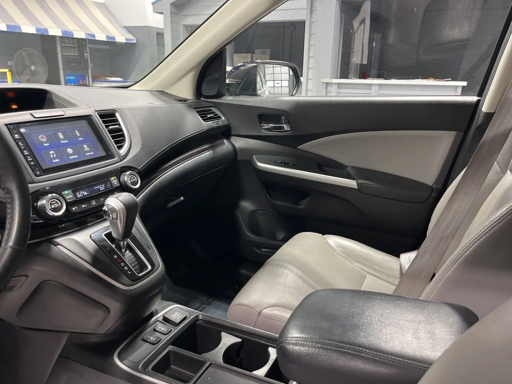 Certified Used 2016 Obsidian Blue Pearl Honda Touring image 14
