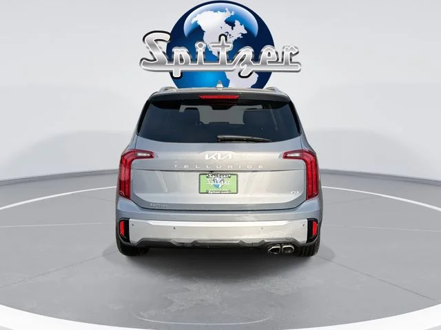 Used 2024 Silver Kia S image 8