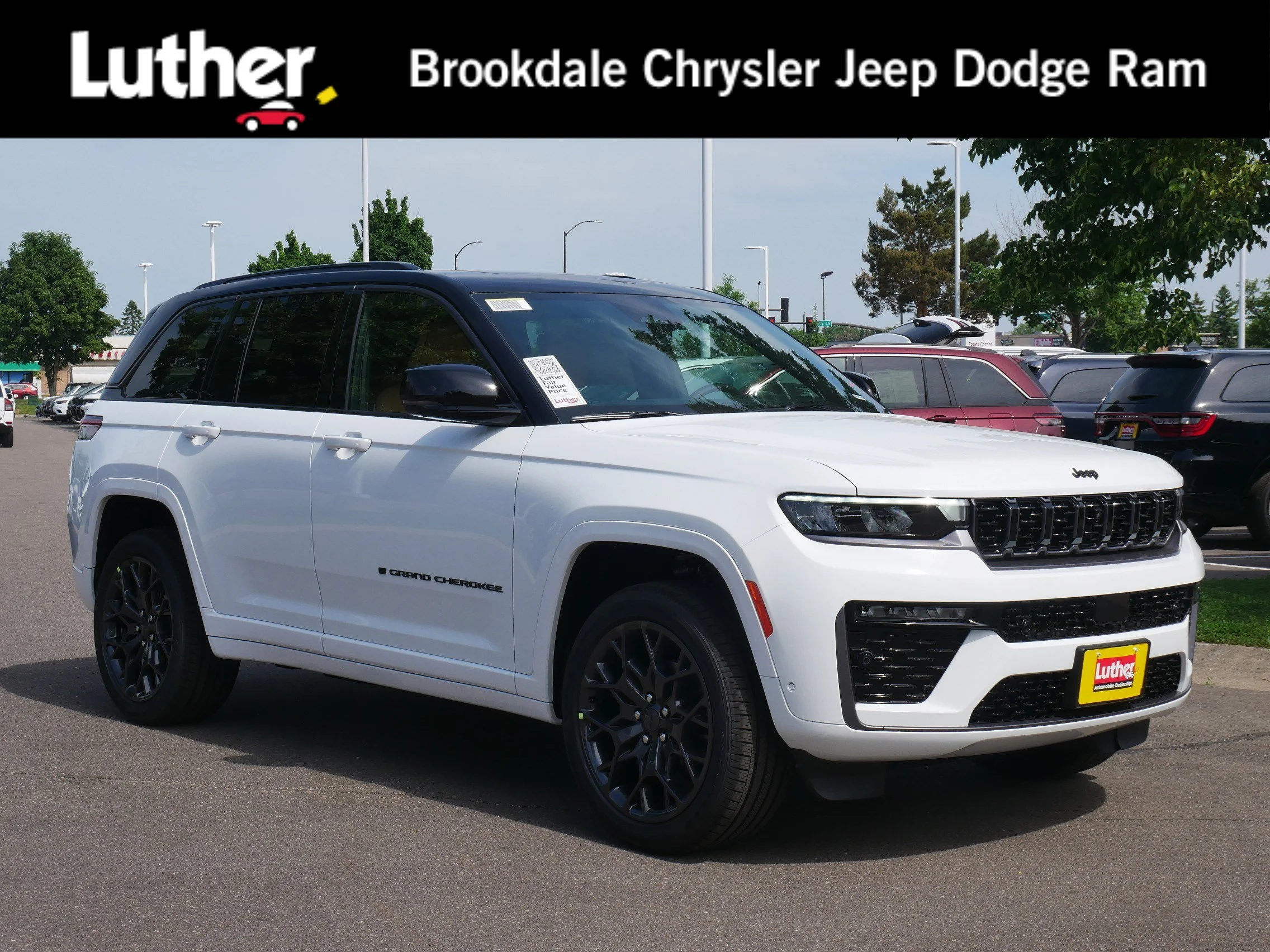 2026 Jeep Grand Cherokee Summit 4x4's photo