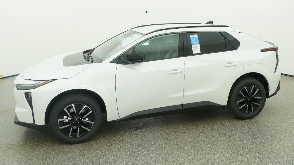 New 2026 Wind Chill Pearl Toyota XLE image 33