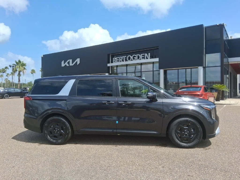Used 2026  Kia LXS image 3