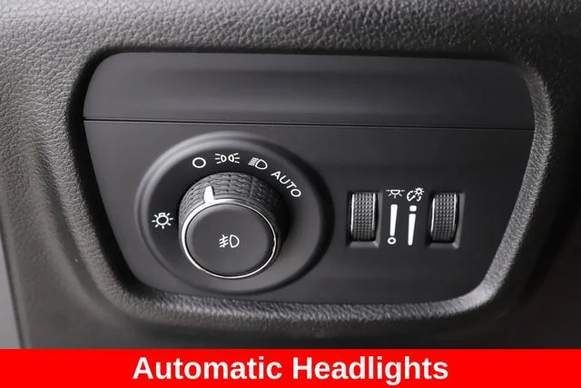 Used 2025 Black Jeep Overland image 21