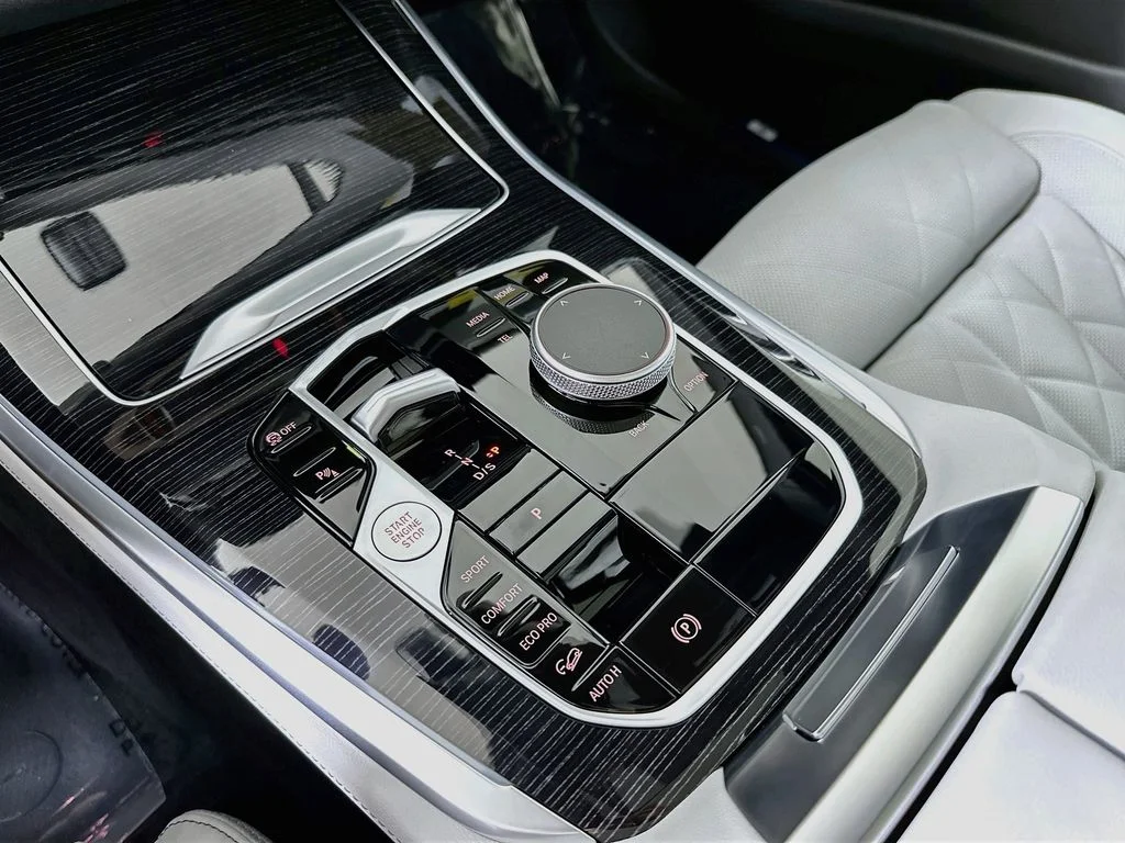 New 2026 Gray Metallic BMW xDrive40i image 21
