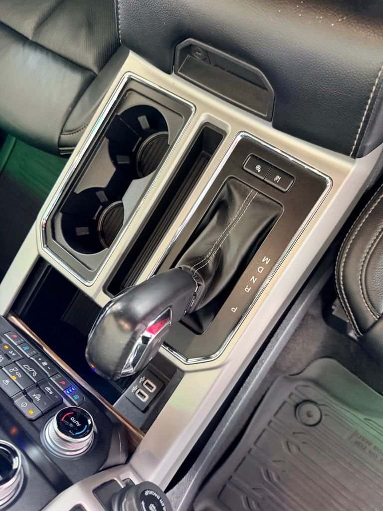 Used 2020 White Ford Lariat image 28