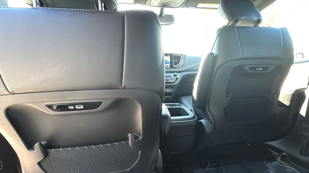 2026 Chrysler Pacifica Select - Photo 22