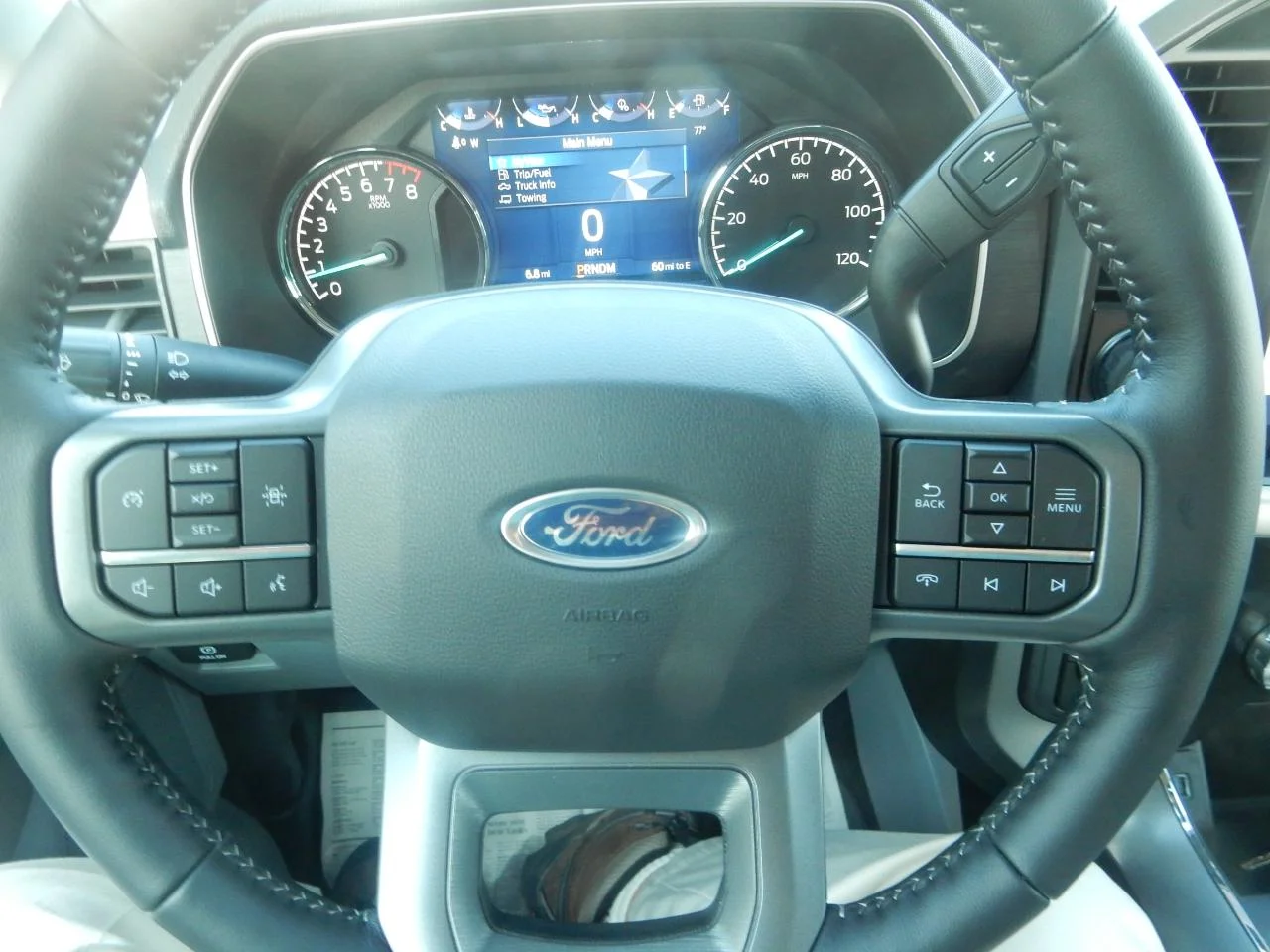 New 2022 Gray Ford XLT 4WD SUPERCREW 5.5 ft BO image 31