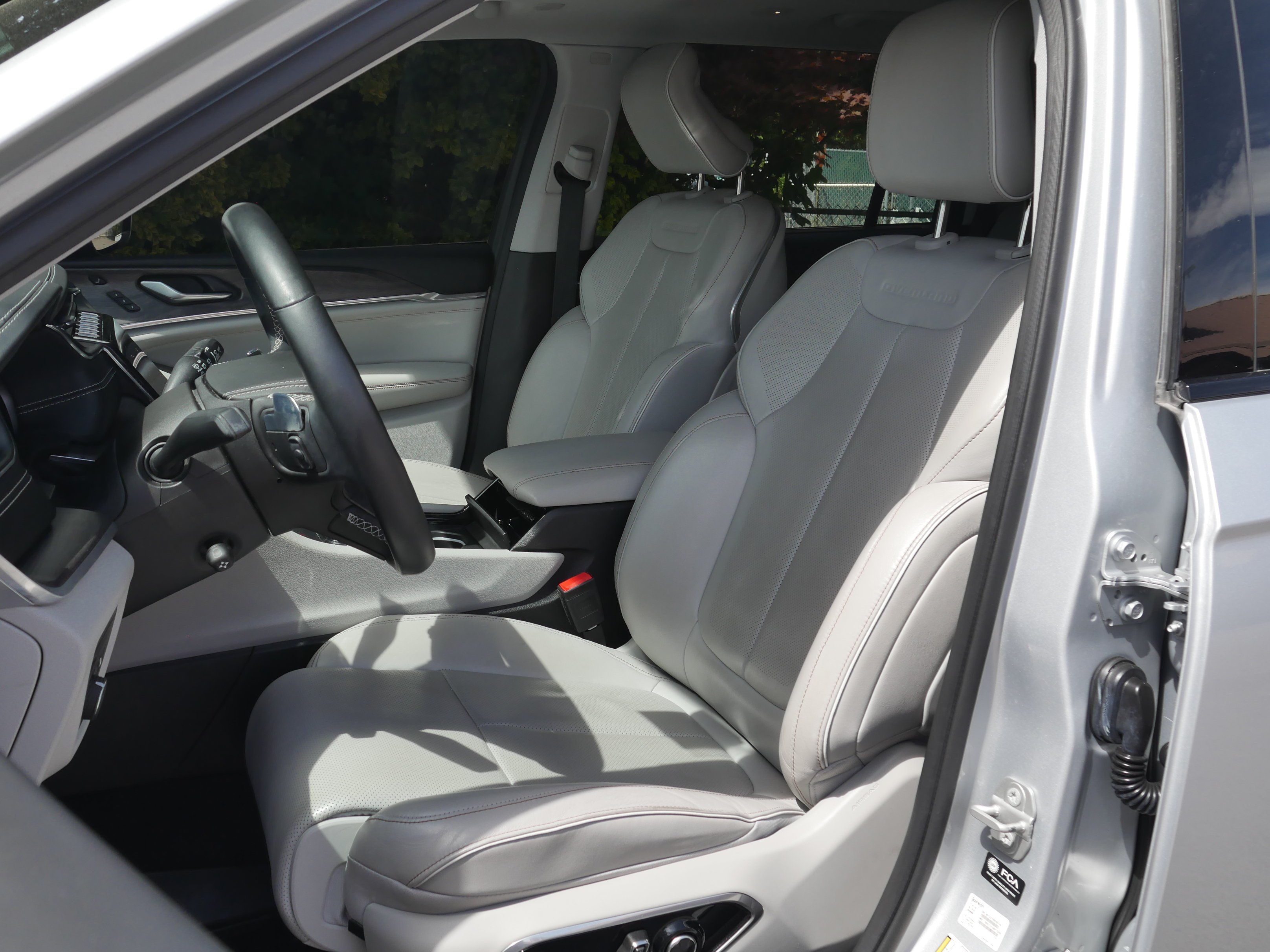 Used 2021 Silver Zynith Jeep Overland image 33