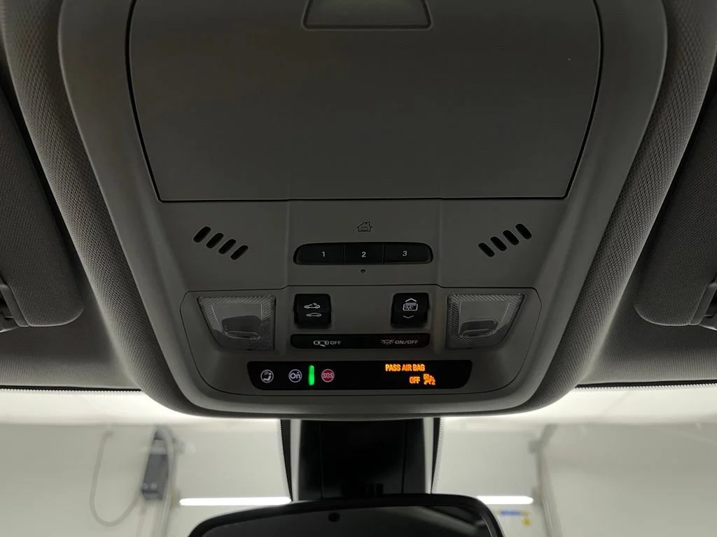 Used 2024 Summit White Chevrolet 3LT image 24