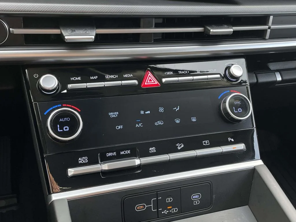 Used 2026 Hampton Gray Hyundai SE image 19