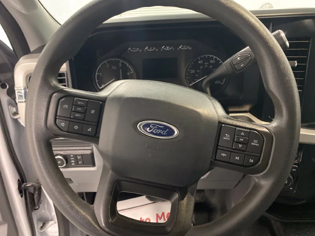 Used 2023 Oxford White Ford XL image 16