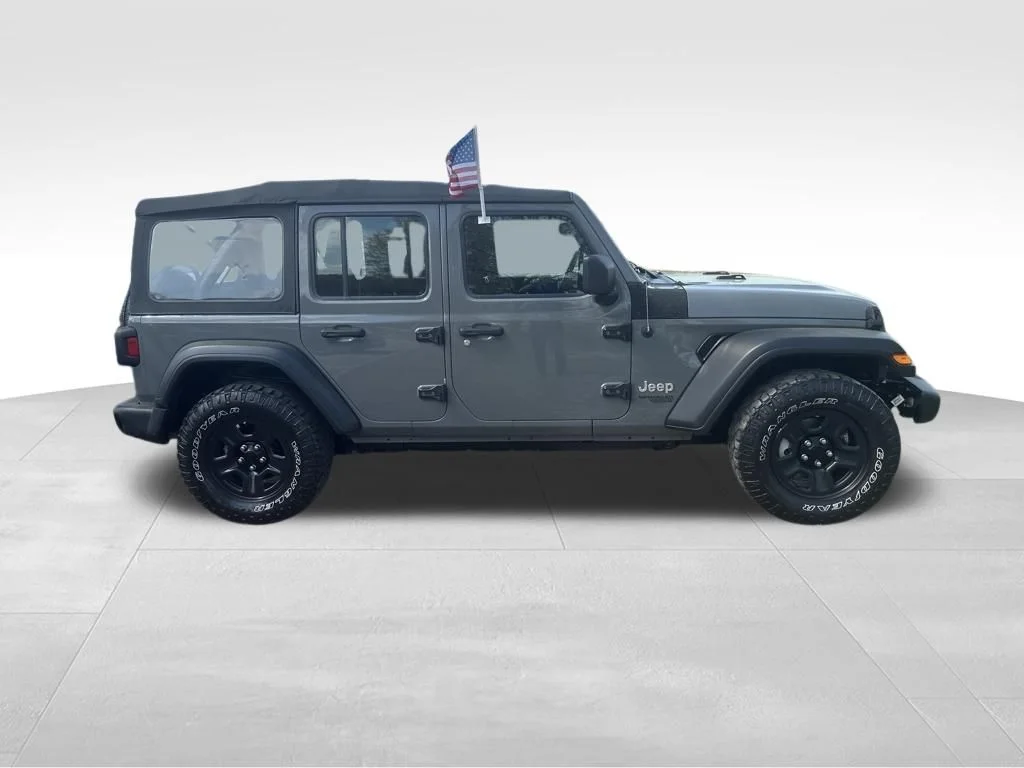 Used 2019 Gray Jeep Unlimited Sport image 4