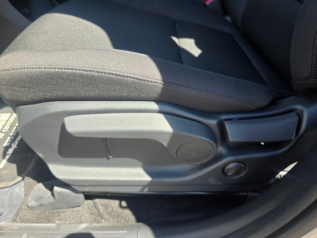 Used 2026 Shimmering Silver Hyundai SE image 18