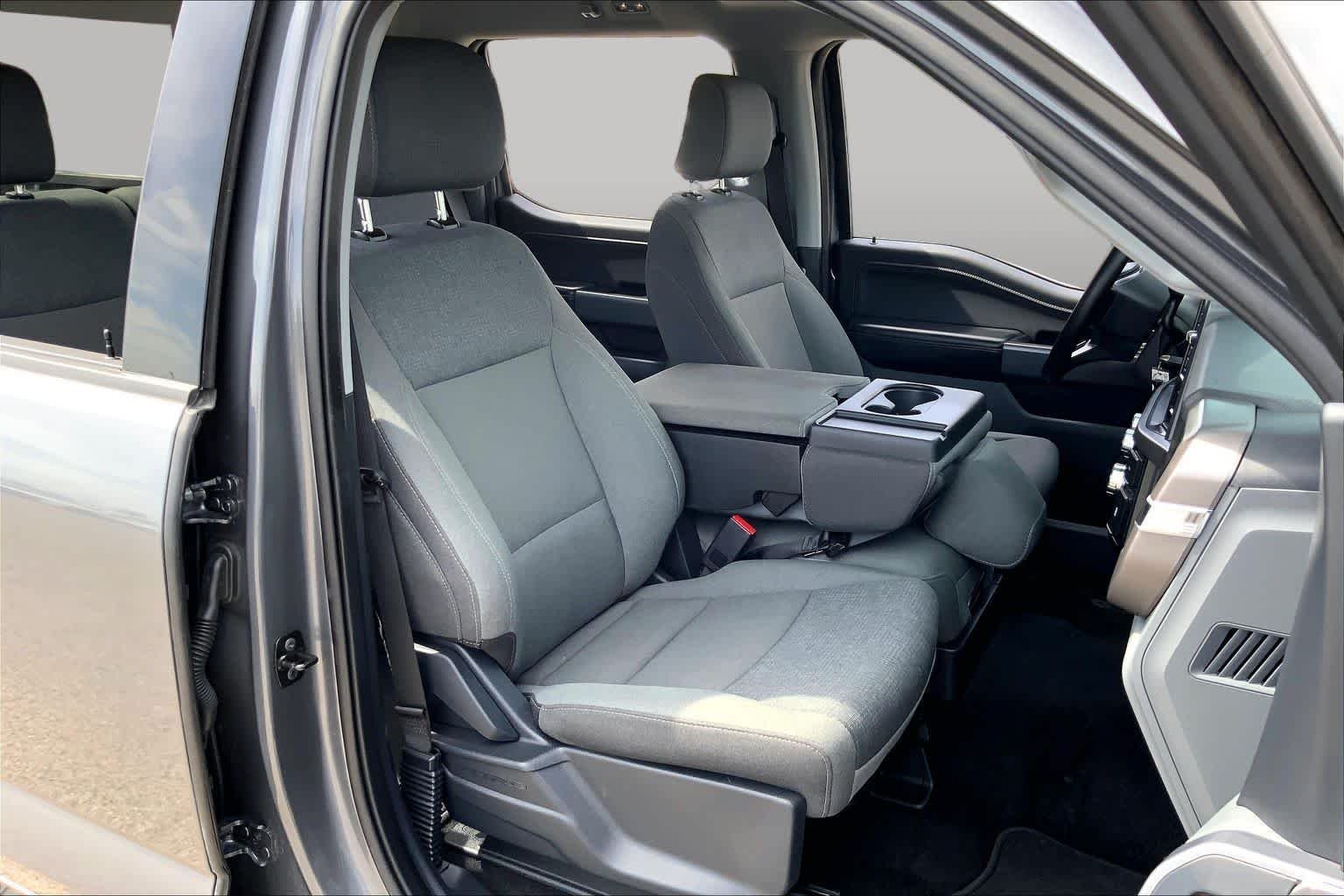 Used 2025 Carbonized Gray Metallic Ford XLT image 9