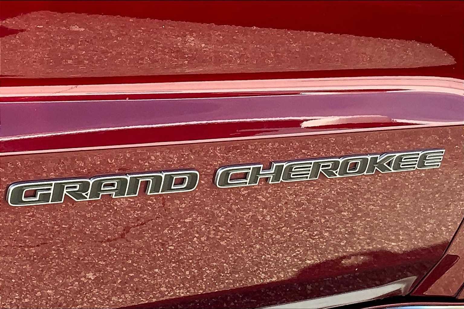 Used 2020 Velvet Red Pearlcoat Jeep Summit image 10