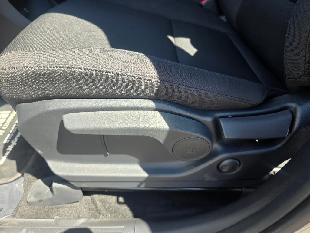 Used 2026 Shimmering Silver Hyundai SE image 17