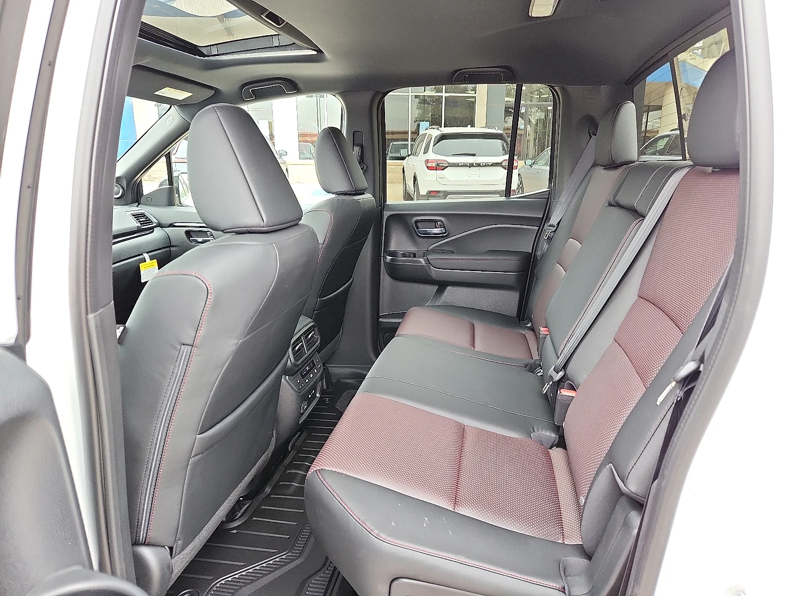 2026 Honda Ridgeline Black Edition - Photo 7