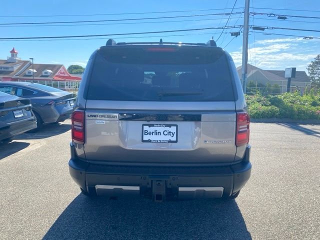 Used 2024  Toyota Base image 5