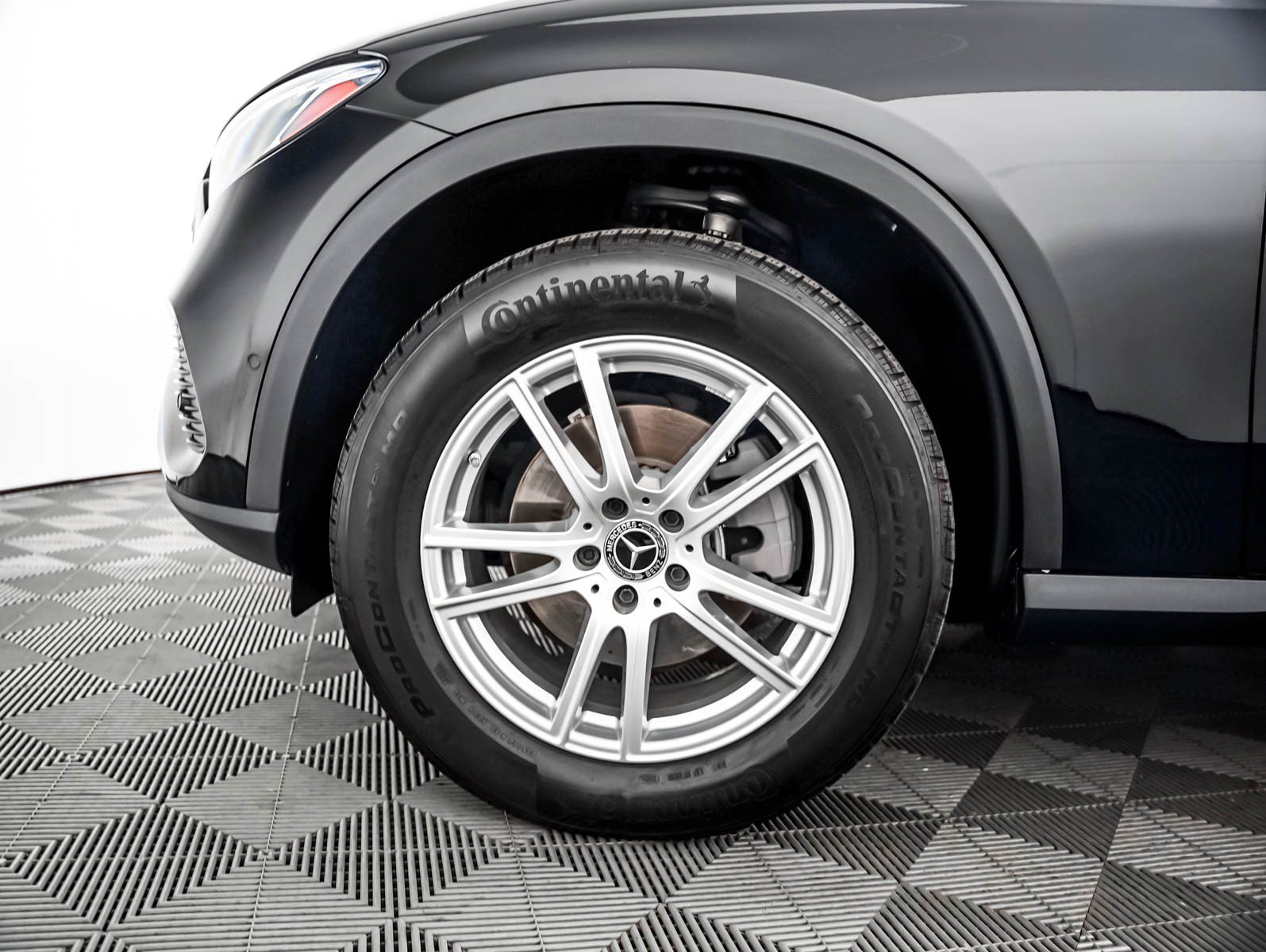 Certified Used 2025 Black Mercedes-Benz GLC 300 image 6