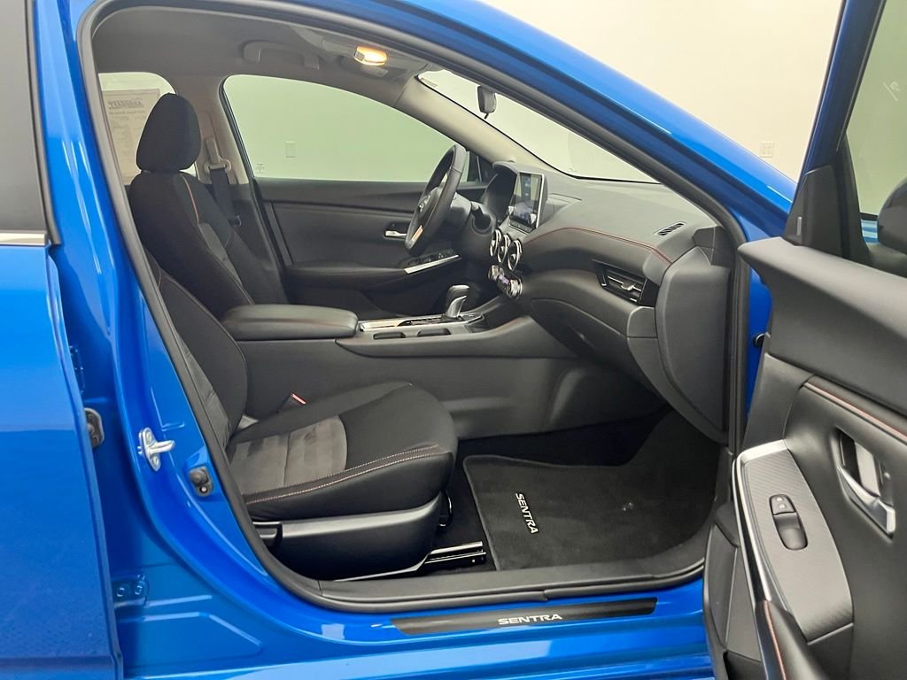 Used 2024 Electric Blue Metallic Nissan SR image 32