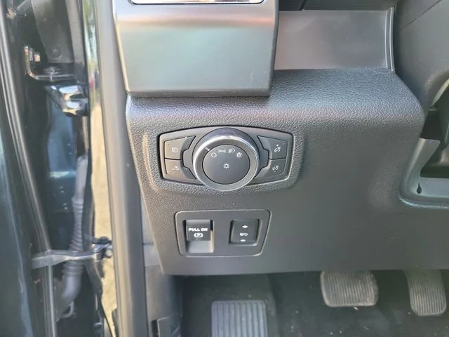 Used 2018 Black Ford XLT image 20