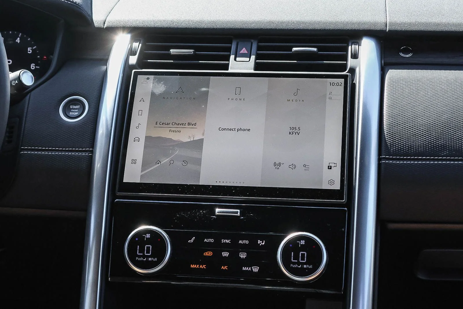 New 2026 Carpathian Grey Land Rover Dynamic SE image 25