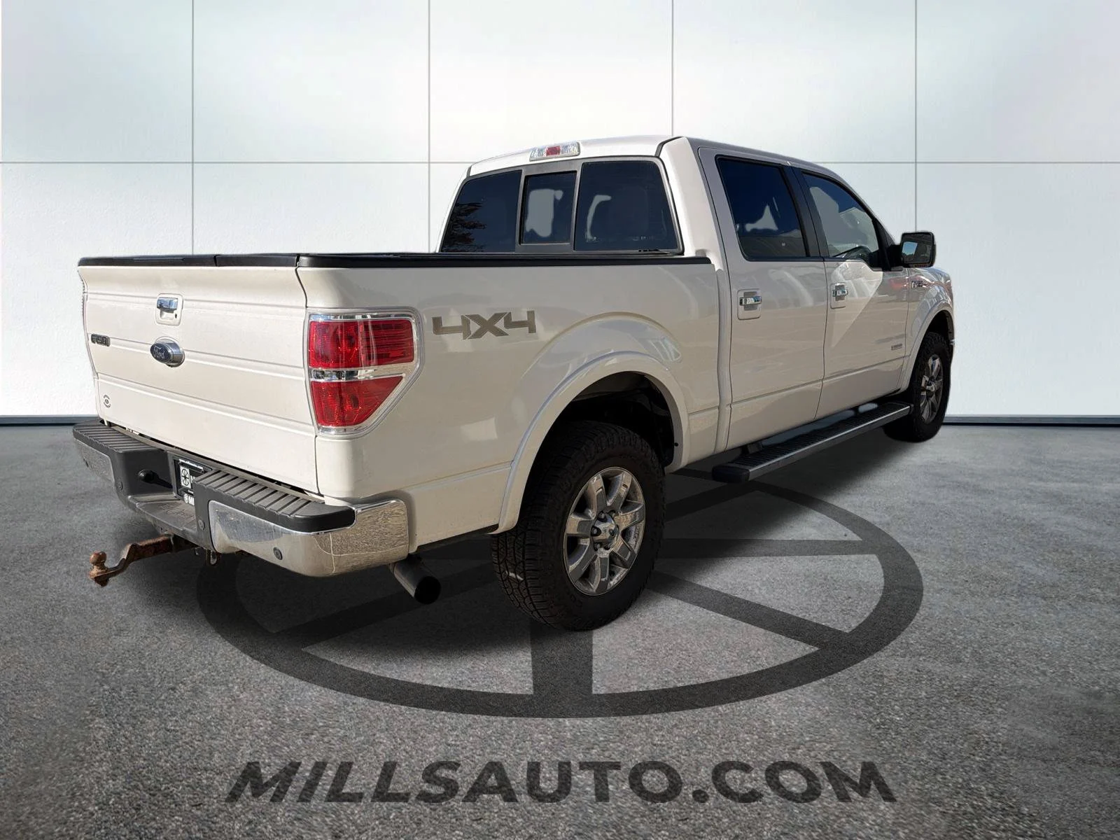 Used 2014 White Ford Lariat image 4