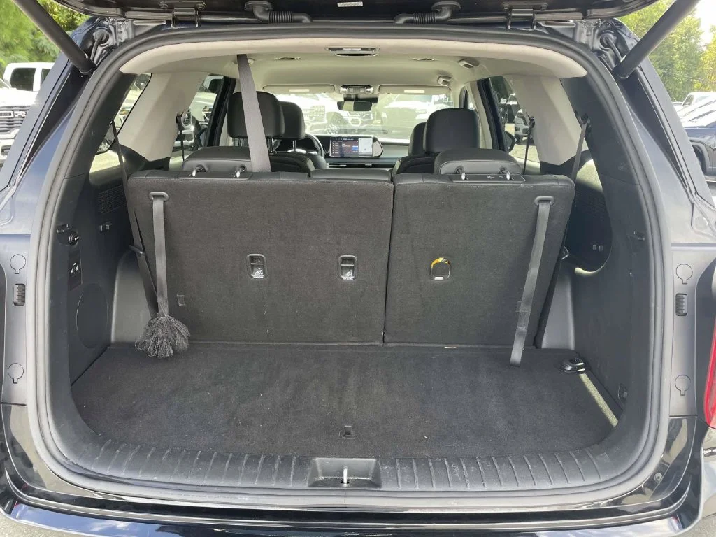 Certified Used 2025 Black Hyundai SEL image 43