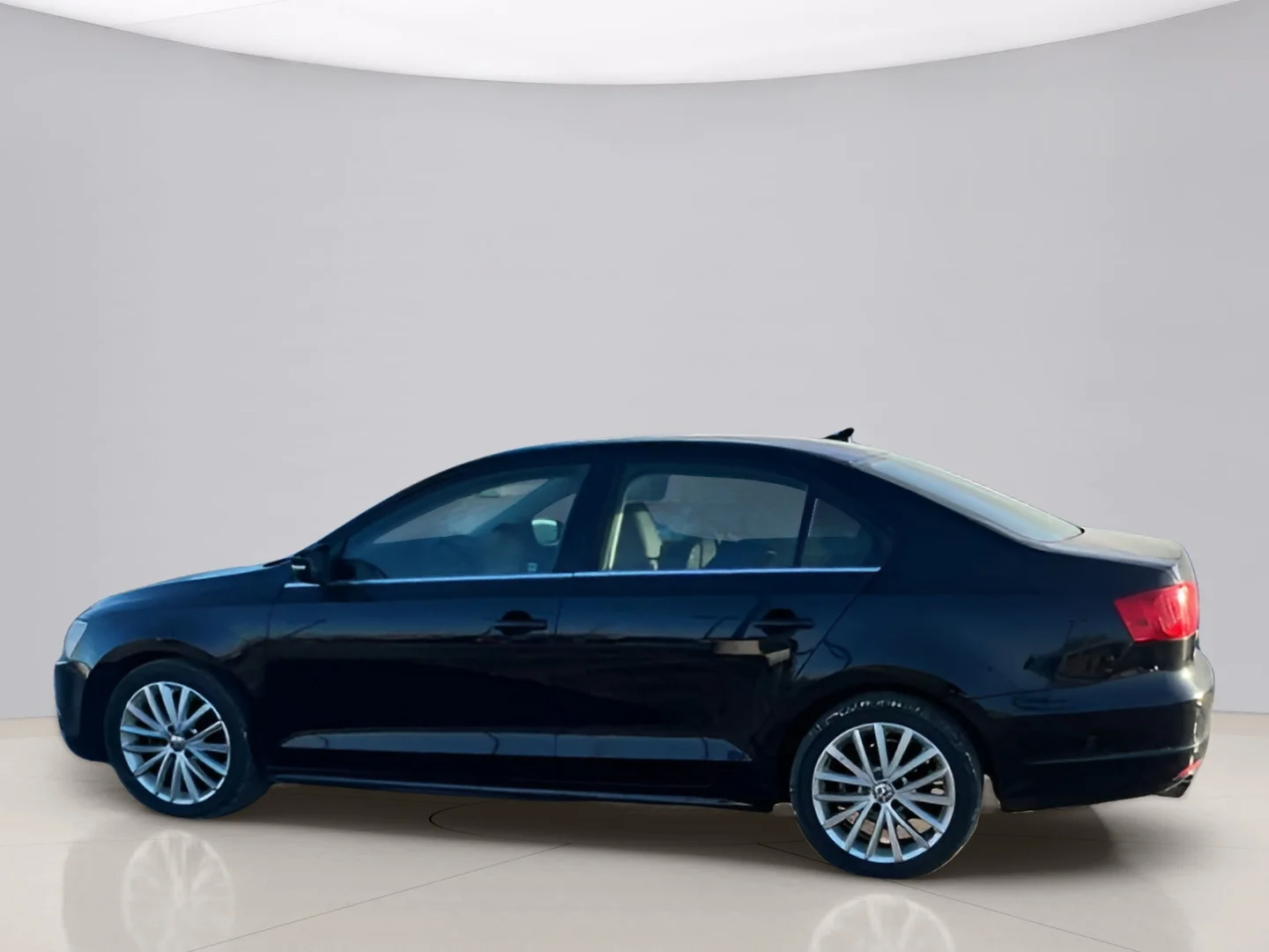 Used 2013 Black Volkswagen SEL image 6