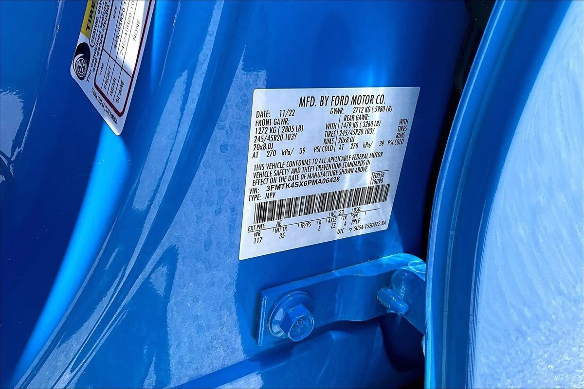 Used 2023  Ford GT image 19