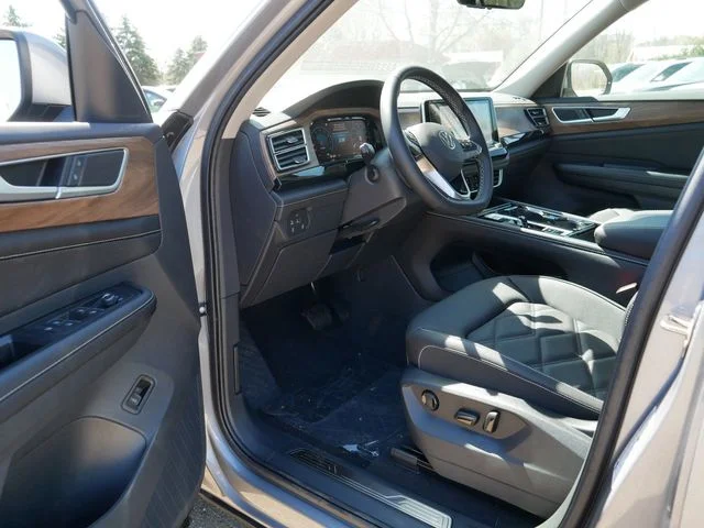 New 2026 Black Volkswagen 1.5T S image 7