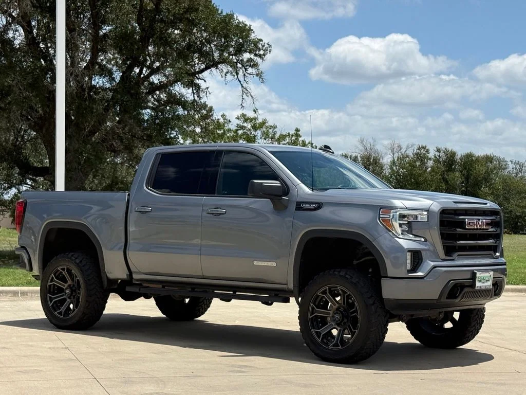 Used 2022 Gray GMC Elevation image 6
