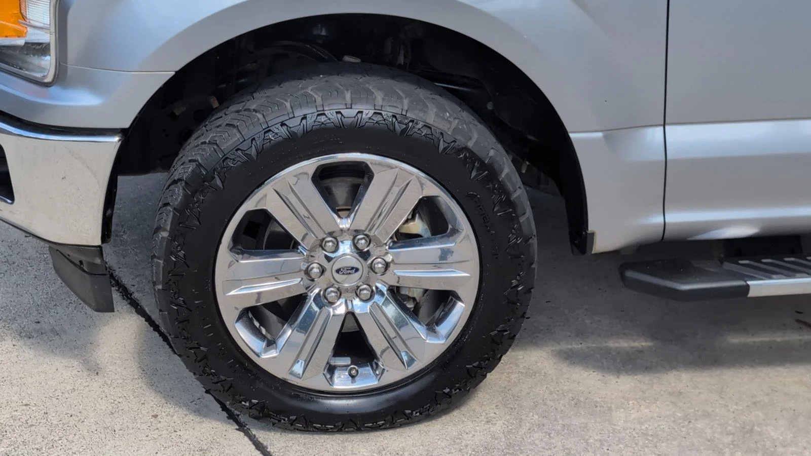 Used 2020 Iconic Silver Ford XLT image 10
