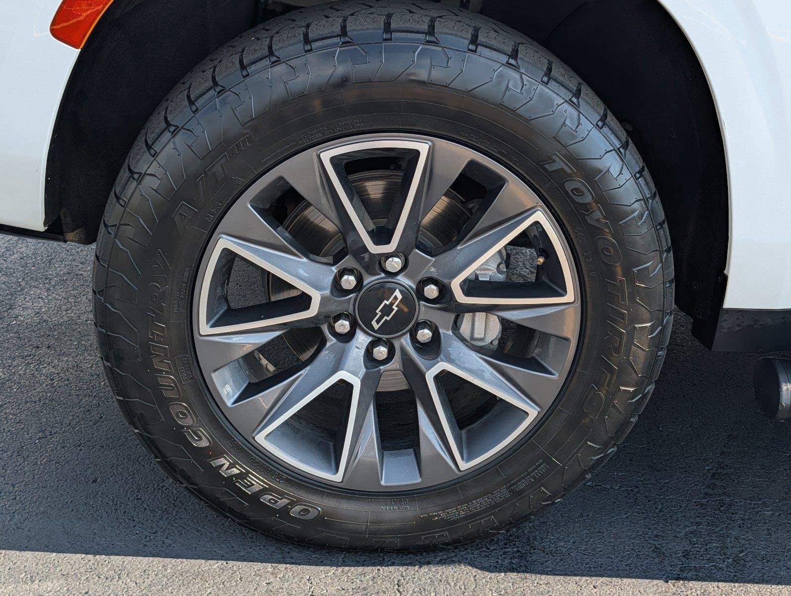 Used 2023 Summit White Chevrolet Z71 image 10